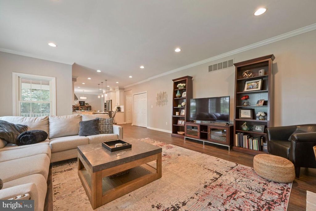 Image 16 of property listing at 2074 HAMMOND AVE, Marriottsville, MD 21104
