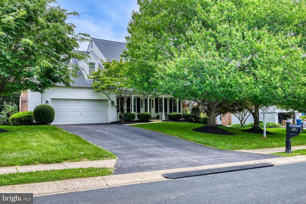 Image 3 of property listing at 2074 HAMMOND AVE, Marriottsville, MD 21104