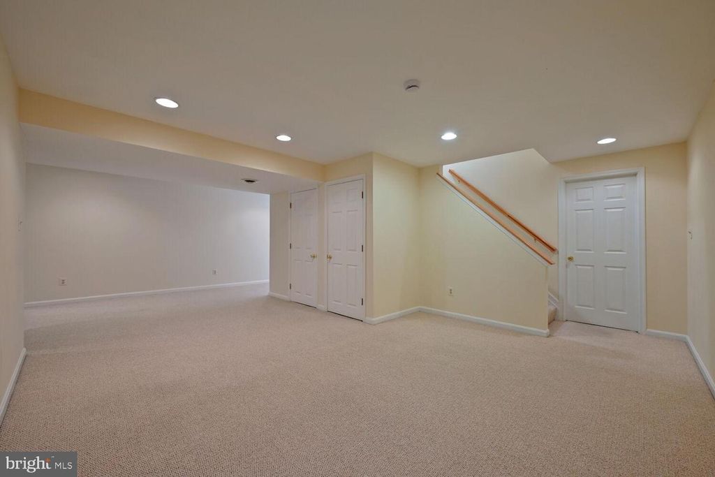 Image 33 of property listing at 2074 HAMMOND AVE, Marriottsville, MD 21104