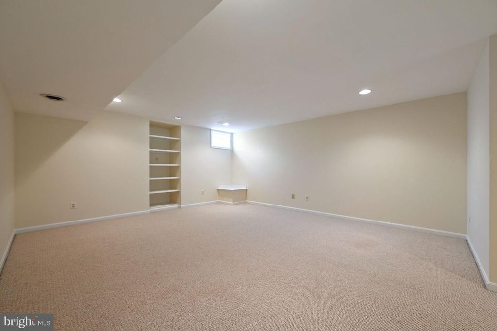 Image 34 of property listing at 2074 HAMMOND AVE, Marriottsville, MD 21104