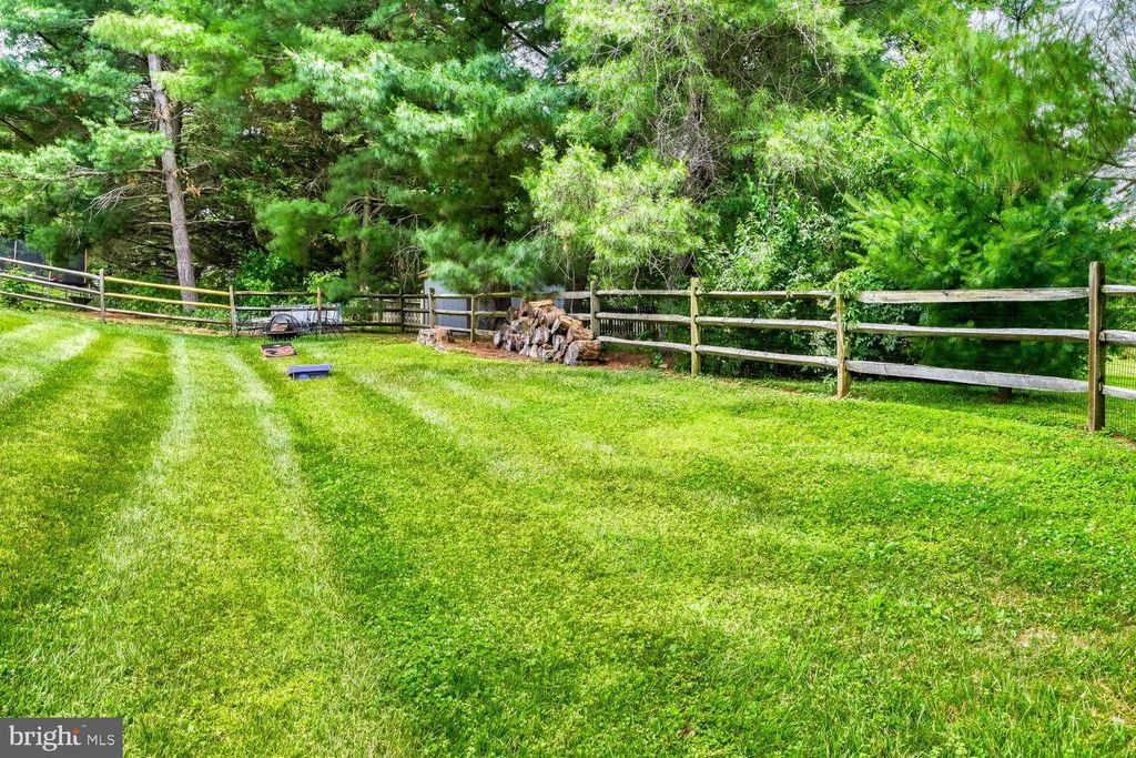 Image 50 of property listing at 2074 HAMMOND AVE, Marriottsville, MD 21104