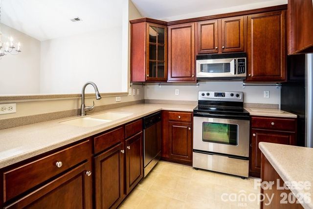 11733 Ridgeway Park Drive, Charlotte, NC 28277