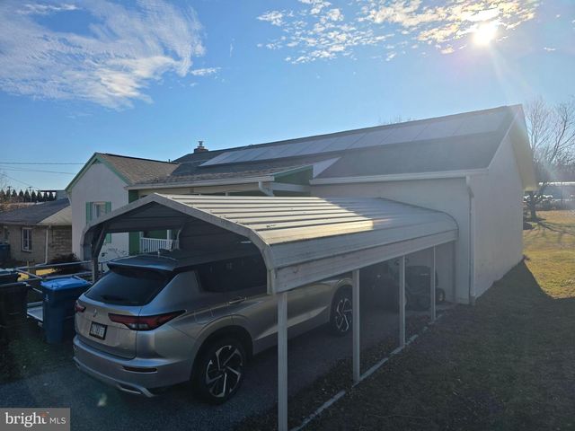 44 SPRINGVALE RD, Red Lion, PA 17356