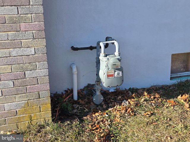 44 SPRINGVALE RD, Red Lion, PA 17356