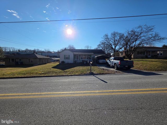 44 SPRINGVALE RD, Red Lion, PA 17356