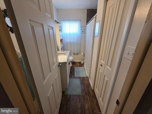 44 SPRINGVALE RD, Red Lion, PA 17356