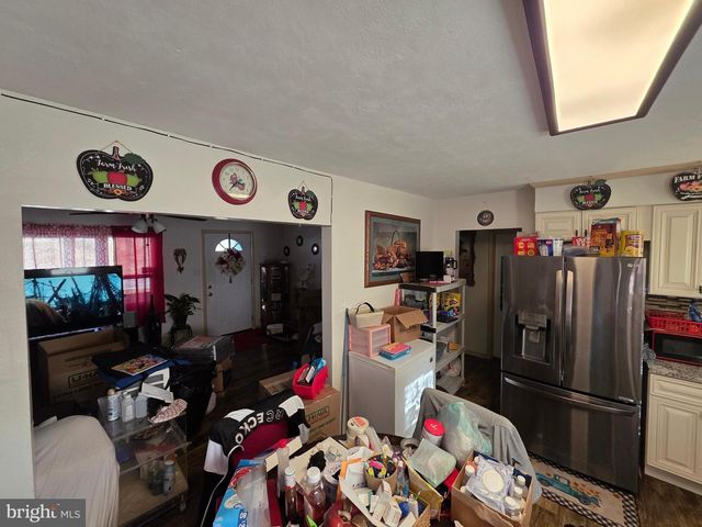 44 SPRINGVALE RD, Red Lion, PA 17356