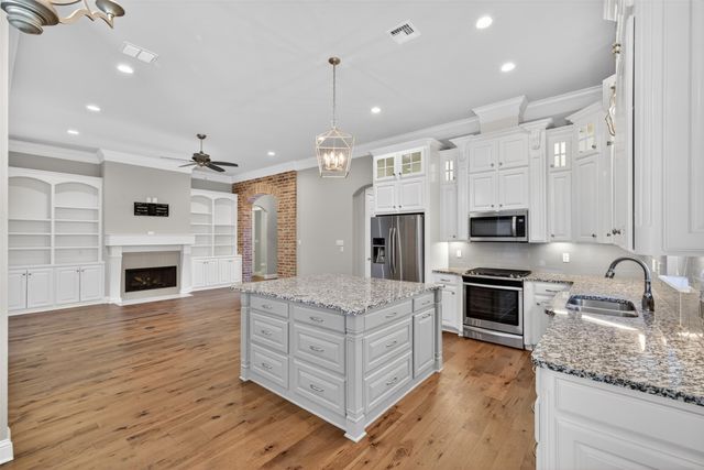 430 Stacey Lane, Bossier City, LA 71111