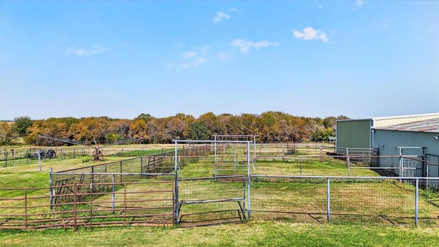 1937 Spring Hill Road, Aubrey, TX 76227