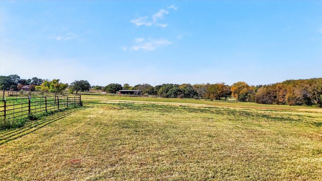 1937 Spring Hill Road, Aubrey, TX 76227