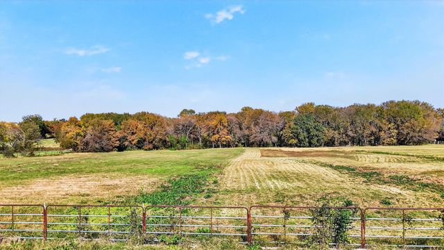 1937 Spring Hill Road, Aubrey, TX 76227