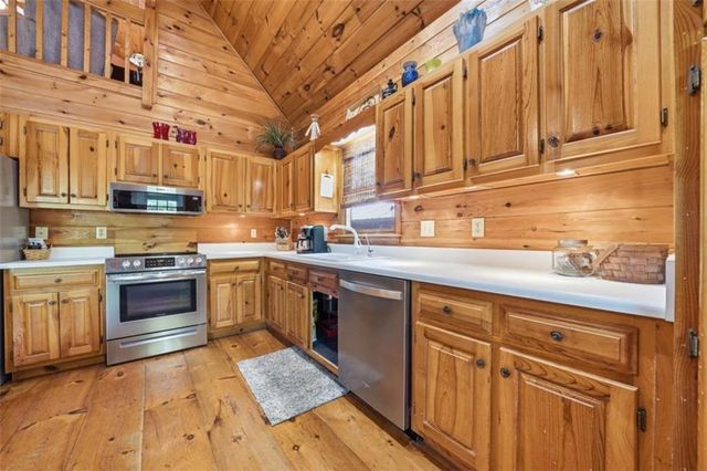 105 Blackberry Falls Court, Ellijay, GA 30536