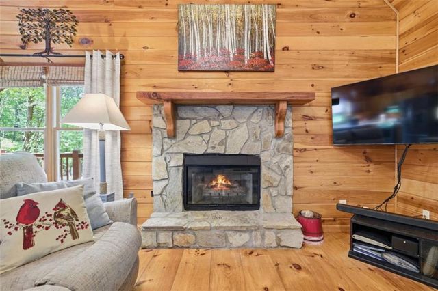 105 Blackberry Falls Court, Ellijay, GA 30536