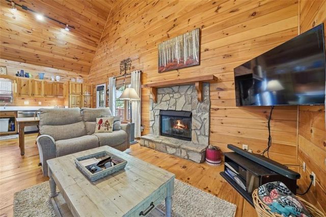 105 Blackberry Falls Court, Ellijay, GA 30536