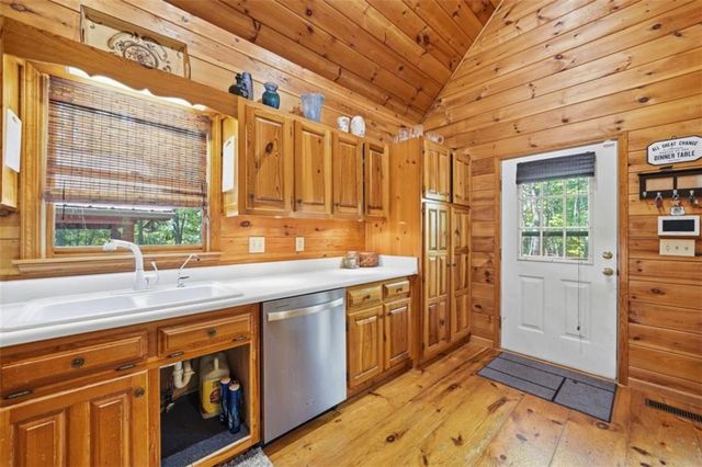 105 Blackberry Falls Court, Ellijay, GA 30536