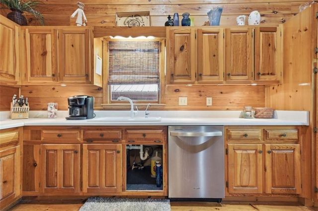 105 Blackberry Falls Court, Ellijay, GA 30536
