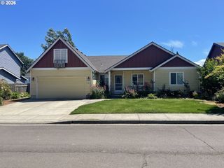323 Nw PACIFIC HILLS Dr, Willamina, OR 97396