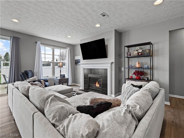 157 Kensington Way, Elyria, OH 44035