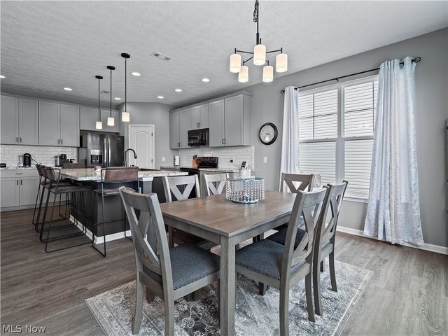 157 Kensington Way, Elyria, OH 44035