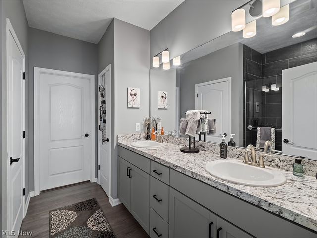 157 Kensington Way, Elyria, OH 44035