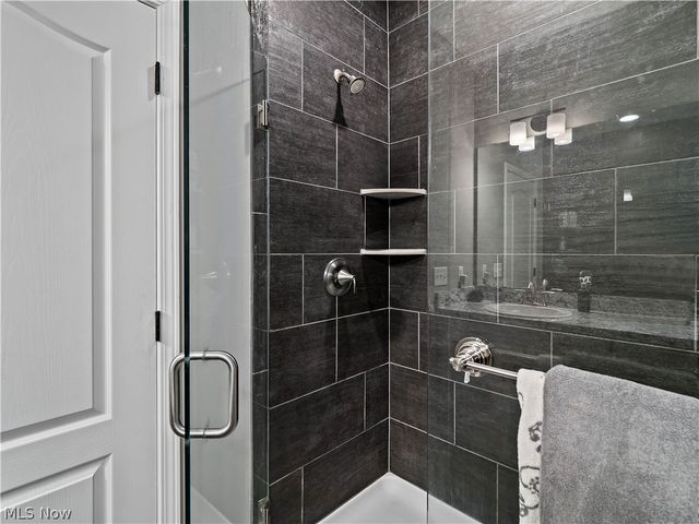 157 Kensington Way, Elyria, OH 44035