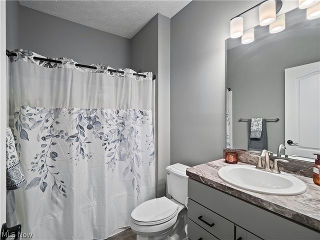 157 Kensington Way, Elyria, OH 44035