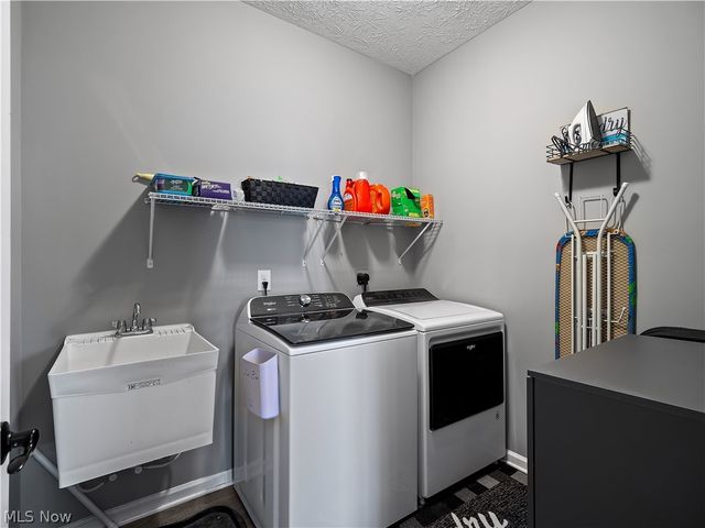 157 Kensington Way, Elyria, OH 44035