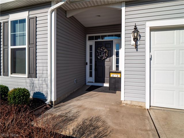 157 Kensington Way, Elyria, OH 44035