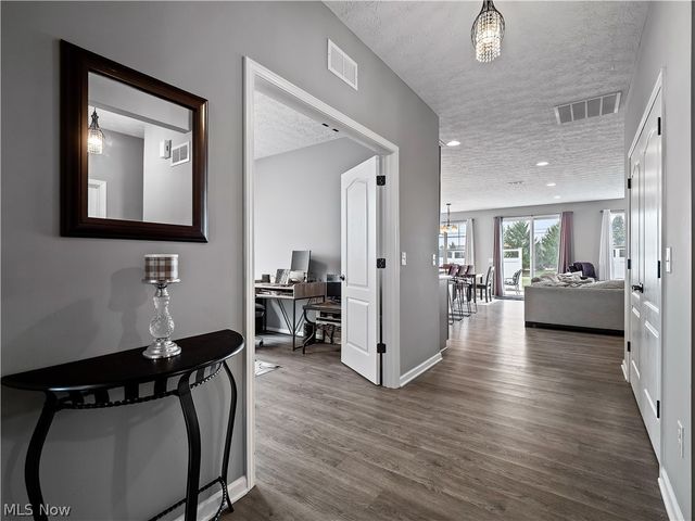 157 Kensington Way, Elyria, OH 44035