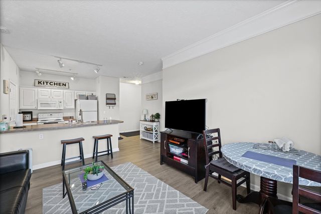 1901 N Lincoln Avenue 105, Urbana, IL 61801