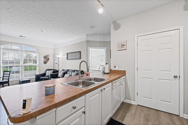 1901 N Lincoln Avenue 105, Urbana, IL 61801