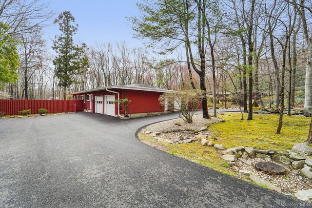 18 Tamarack Lane, Pomona, NY 10970