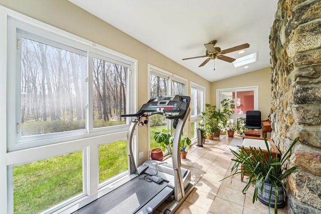 18 Tamarack Lane, Pomona, NY 10970
