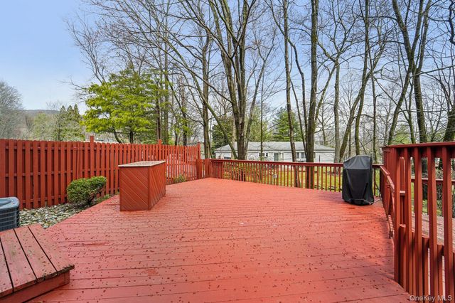18 Tamarack Lane, Pomona, NY 10970