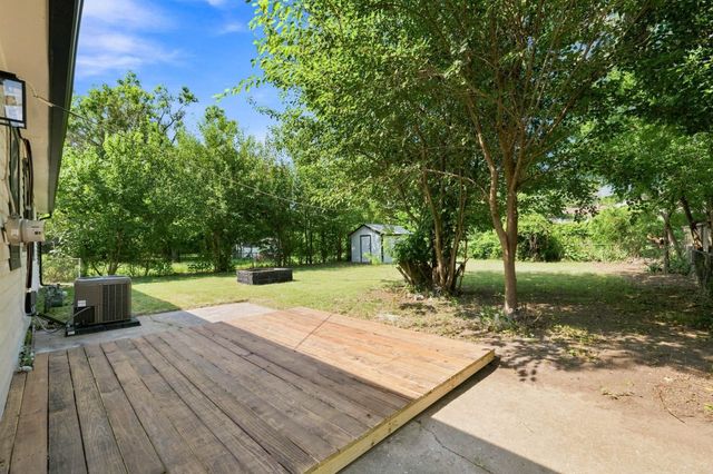 233 S Stearns, Haysville, KS 67060
