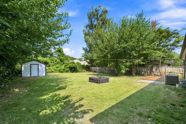 233 S Stearns, Haysville, KS 67060