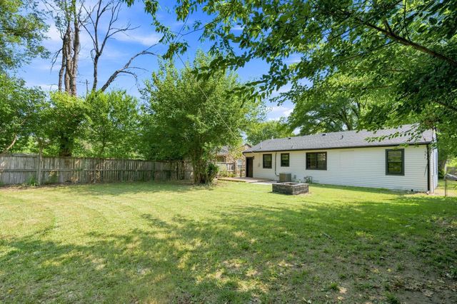 233 S Stearns, Haysville, KS 67060