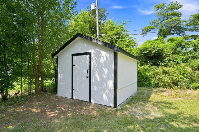 233 S Stearns, Haysville, KS 67060