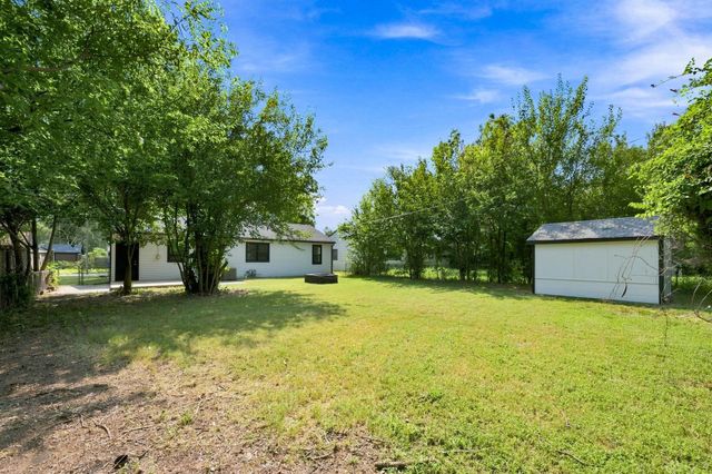 233 S Stearns, Haysville, KS 67060