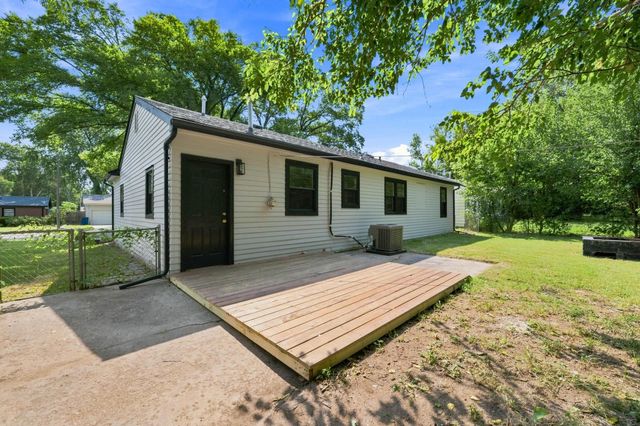 233 S Stearns, Haysville, KS 67060