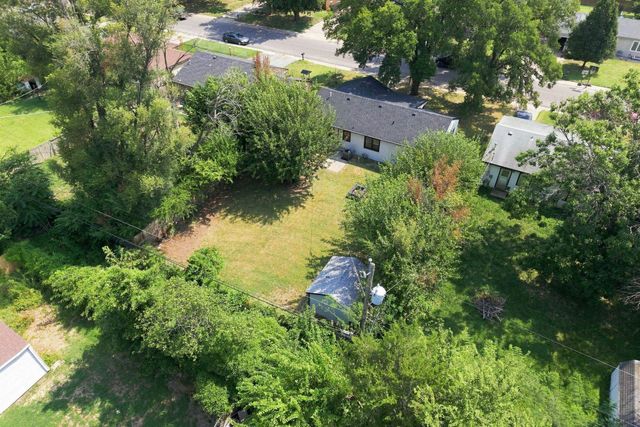 233 S Stearns, Haysville, KS 67060