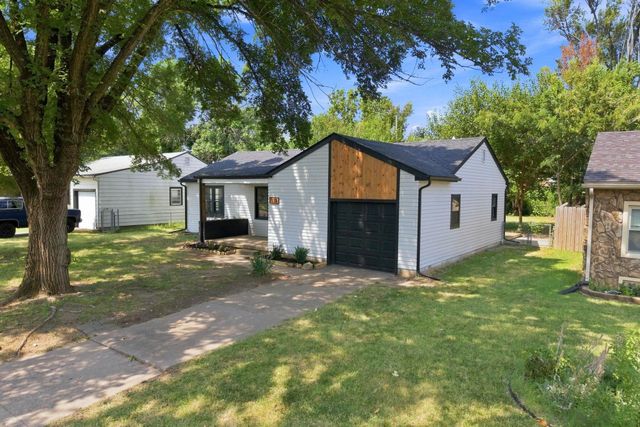 233 S Stearns, Haysville, KS 67060
