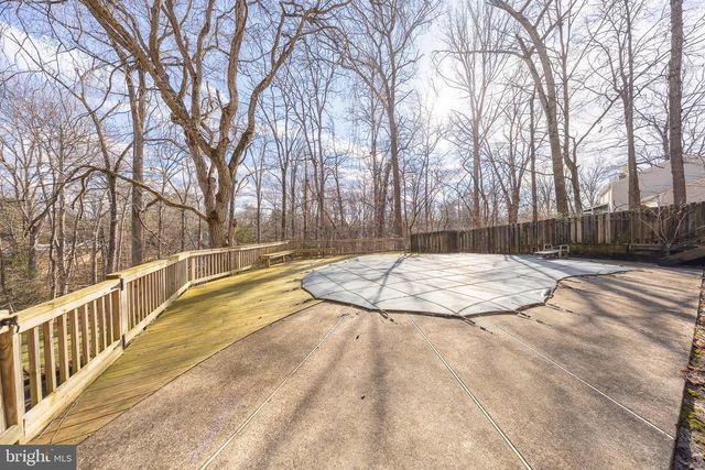 2201 NOBEHAR DR, Vienna, VA 22181