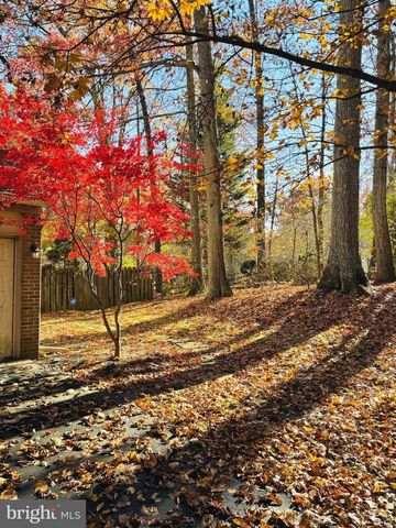 2201 NOBEHAR DR, Vienna, VA 22181