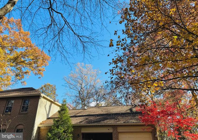 2201 NOBEHAR, Vienna, VA 22181