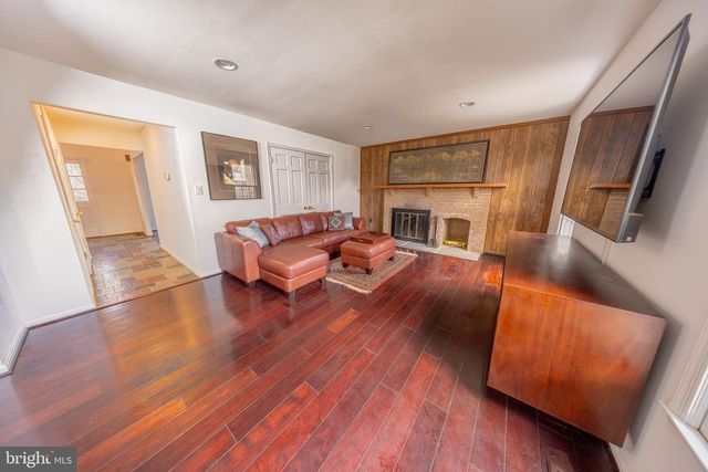 2201 NOBEHAR DR, Vienna, VA 22181