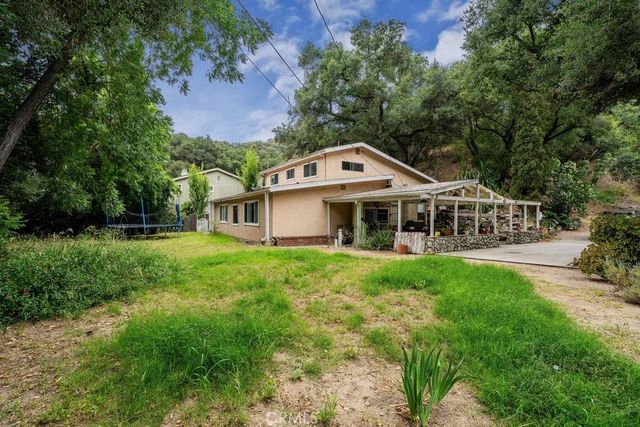 24745 Mulholland, Calabasas, CA 91302