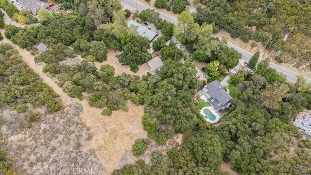 24745 Mulholland, Calabasas, CA 91302