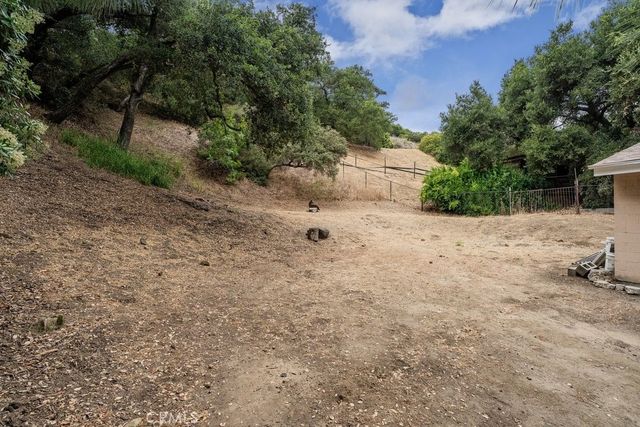 24745 Mulholland, Calabasas, CA 91302