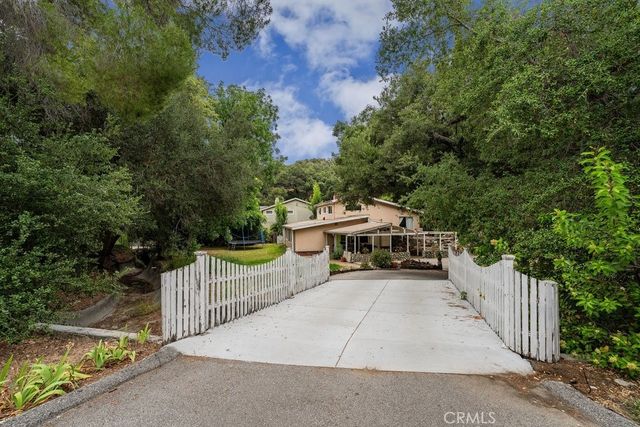 24745 Mulholland, Calabasas, CA 91302